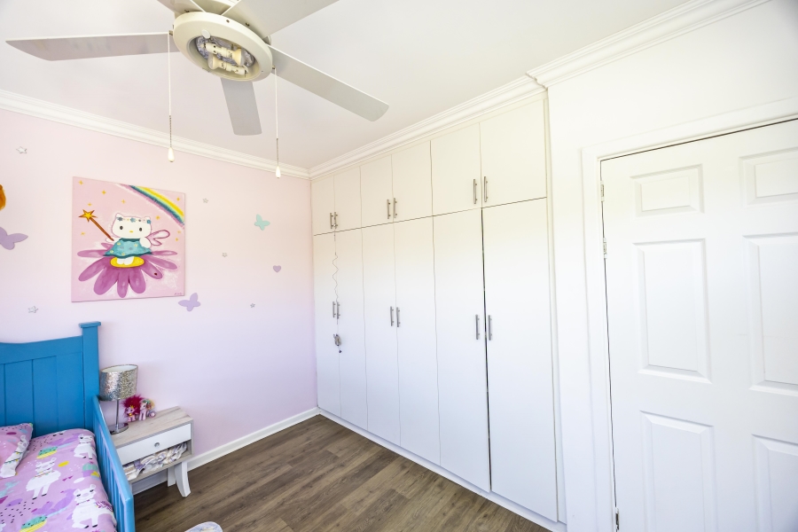 5 Bedroom Property for Sale in Beacon Bay Eastern Cape